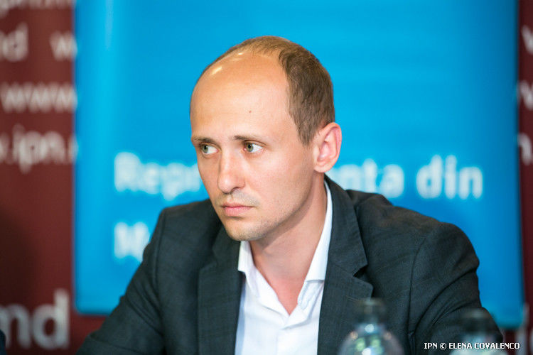 Депутат Партии Достоинство и правда, Блок ACUM Ливиу Вовк.