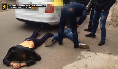 Задержанные убедили 13 молодых девушек работать танцовщицами в ночных клубах Турции.