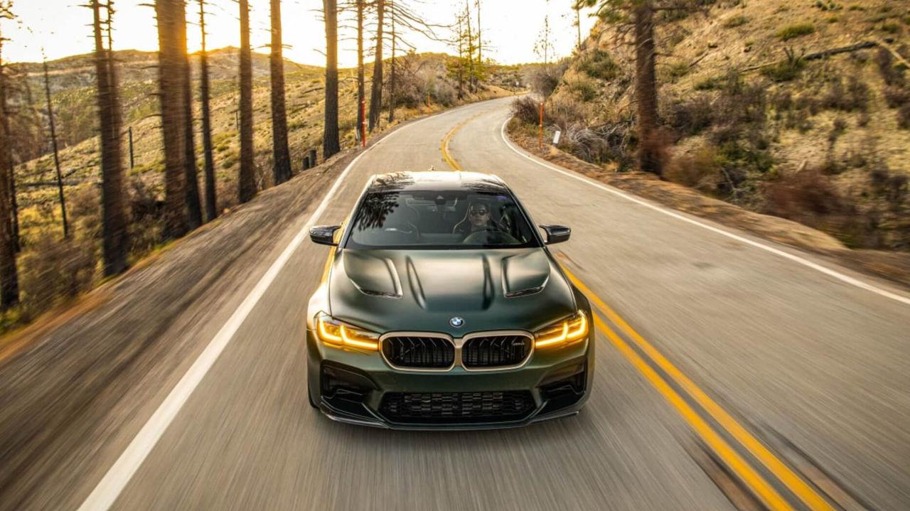 BMW анонсировала появление электрокара i5 в 2023 году.