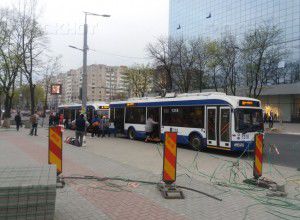 Остановка, оборудованная на бульваре Штефана чел Маре перед торговым центром UNIC, сделана явно не по европейским стандартам.