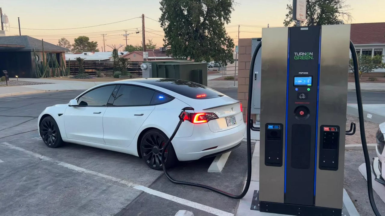 UE și China discută o soluție alternativă privind tarifele pentru automobilele electrice.