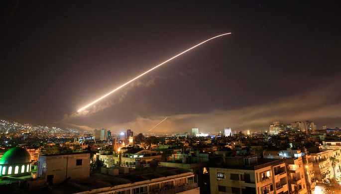 СМИ: сирийская ПВО сбила ракеты рядом с Хомсом. Фото: AP