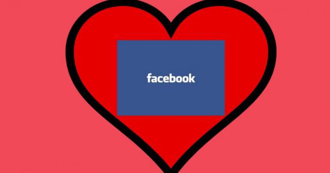 В честь Дня святого Валентина в Facebook появилась специальная кнопка для отправки сообщений-валентинок.