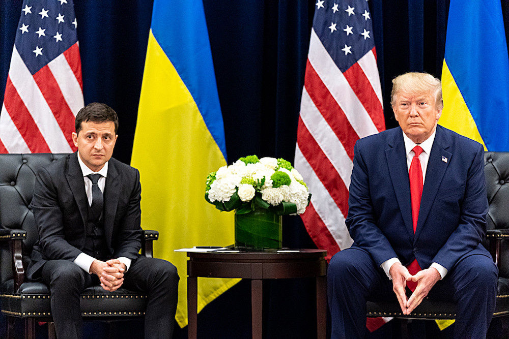 Трамп оказал давление на Зеленского за две недели до его инаугурации.