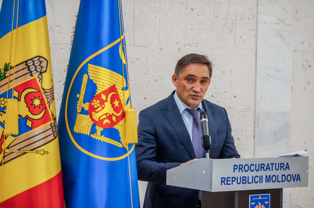 Генеральный прокурор призвал прокуроров навсегда порвать с прошлым, но не забыть об уроках. 