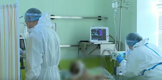 Врачи - гражданам: Убедите своих родных вакцинироваться.