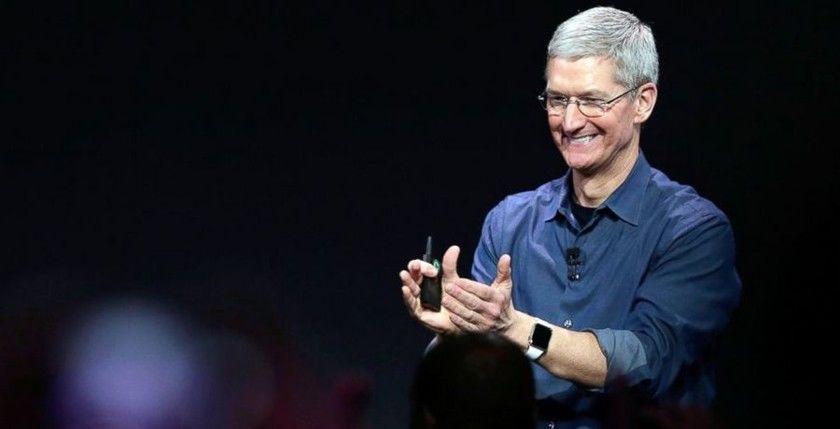 Apple существенно увеличила вознаграждение Тима Кука.