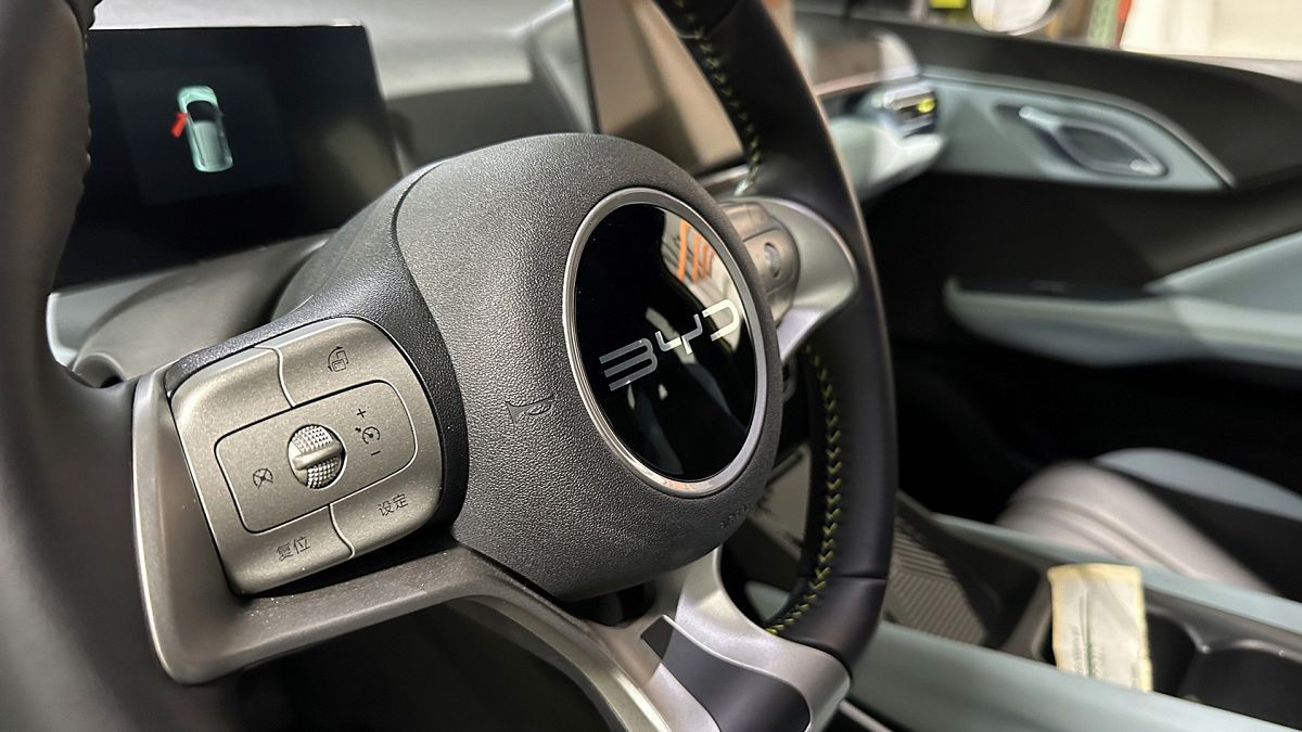 Brazilia a oprit construcția fabricii de automobile BYD: Muncitorii de pe șantier trăiau în condiții de sclavie.