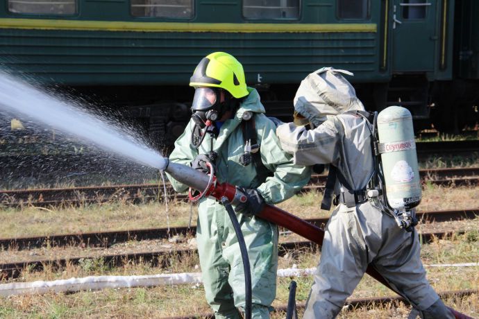 Locomotiva unui tren de pe ruta Ungheni-Chişinău a luat foc în această dimineaţă la staţia de cale ferată din localitatea Corneşti, raionul Ungheni.