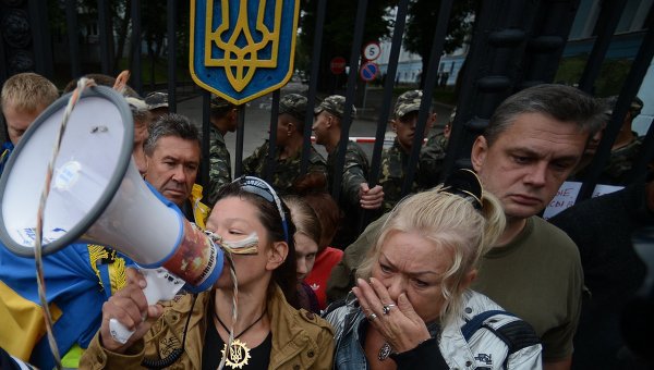 Реакция Порошенко на происходящее была явно запоздавшей.