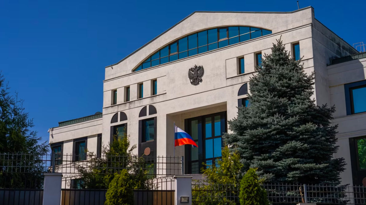 Сотрудник посольства России в Кишиневе покинул территорию Молдовы.
