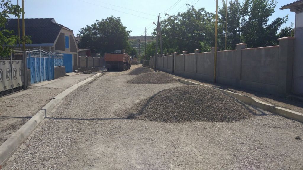 В районах Оргеева продолжается текущий и капитальный ремонт дорог.