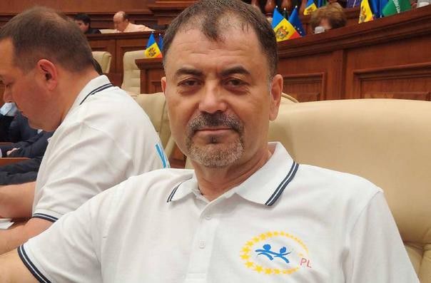 Владимир Воронин пока никак не прокомментировал заявления министра обороны.