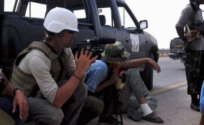 Doi jurnalişti suedezi au fost răpiţi în Siria în timp ce încercau să părăsescă această ţară, sâmbătă seară, anunţă Ministerul de Externe suedez.