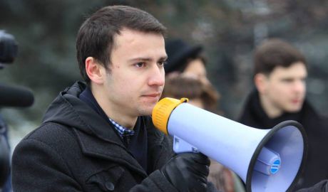 Член Гражданской платформы «Достоинство и Правда» Дину Плынгэу.