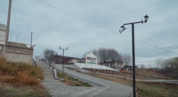 Вандалы в Копчаке разбили 12 дорогих фонарей.