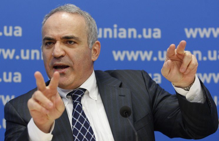 Каспаров и Леонг лишены возможности занимать любую должность в FIDE.