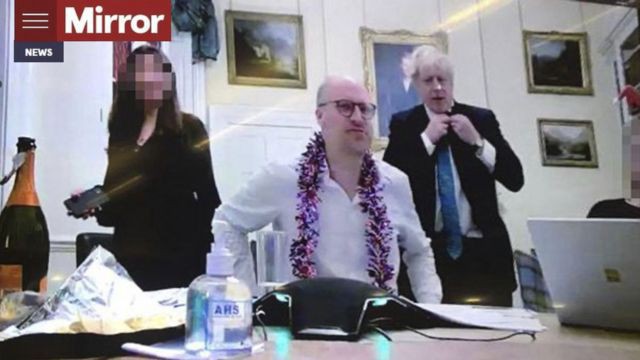 Опубликованы новые кадры с вечеринок Джонсона в разгар пандемии.