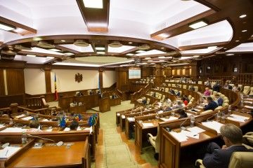 Это позволит частному сектору ежегодно экономить около 43,6 млн. леев, а госсектору - 18,4 млн. леев. 