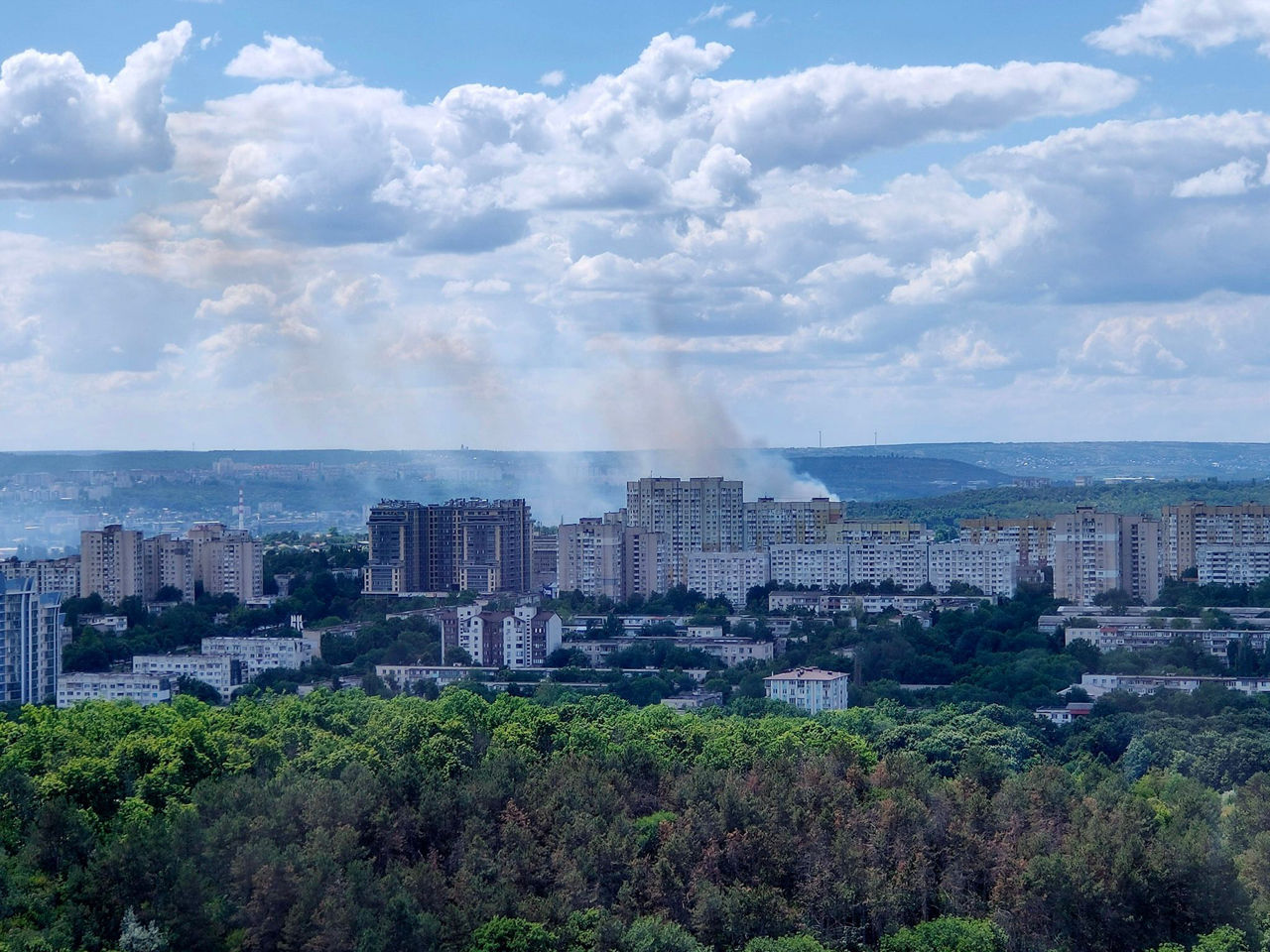 Возле Балканского шоссе произошел сильный пожар.