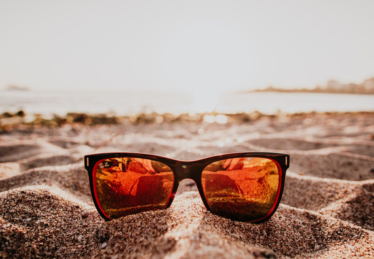 Владельцы очков Ray Ban получили возможность звонить по WhatsApp.