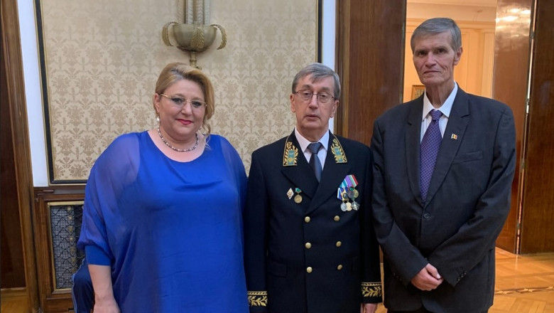 Сенатор Шошоака после визита в посольство РФ: "Западники, остановите войну!"