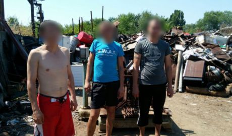 Trei bărbaţi riscă patru ani de închisoare pentru furt de metale. Foto: igp.gov.md