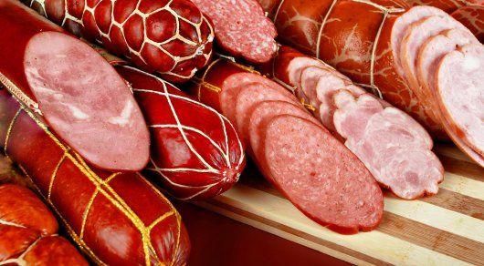 Немецкий врач назвал самые опасные продукты для кишечника.