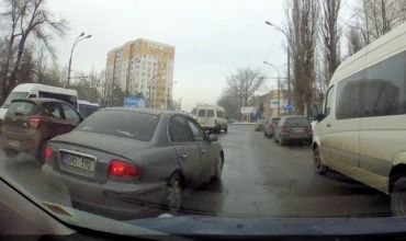 Înjurături și strigăte. Răfuială filmată în traficul din Capitală