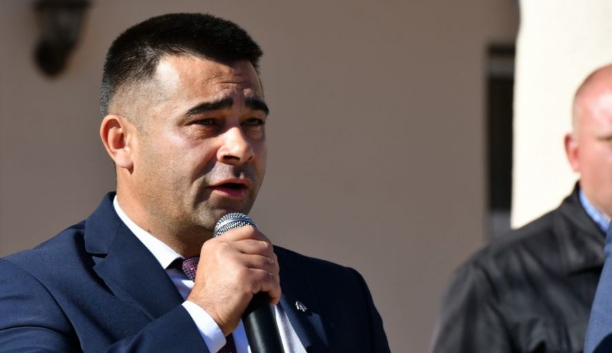 ЦИК инициировал процедуру признания мандата депутата-социалиста.