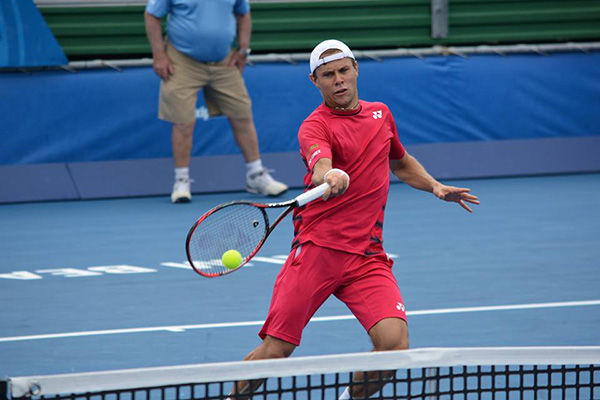 Албот в драматичной борьбе завершил выступление на турнире ATP в Окленде.