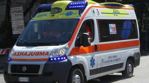 Băiatul s-a spânzurat cu centura de la pantaloni, pe care a agățat-o de fereastra din odaie. Foto: stiirilocale.md