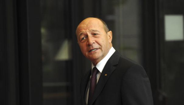 Traian Băsescu este cercetat într-un dosar penal, instrumentat de Parchetul General, pentru spălare de bani, în legătură cu achiziţionarea unui teren din București.