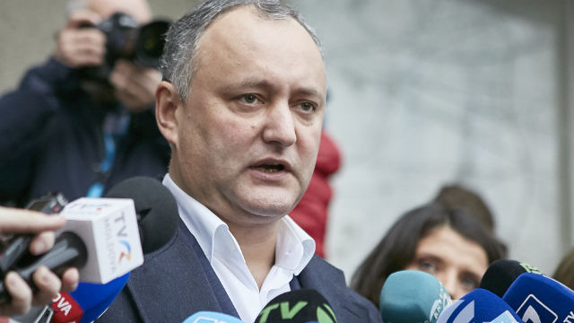  Igor Dodon merge în inspecţie la poligonul militar de la Bulboaca . Foto: radiochisinau.md