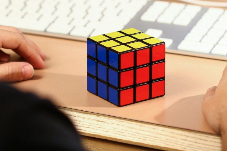 Un nou record mondial la rezolvarea cubului Rubik.