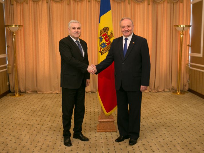 Domnii Nicolae Timofti și Angel Tâlvăr au discutat și alte subiecte de interes comun.