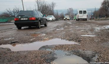Drumurile moldovenești - cele mai proaste din lume Foto:Camelia Cozonac
