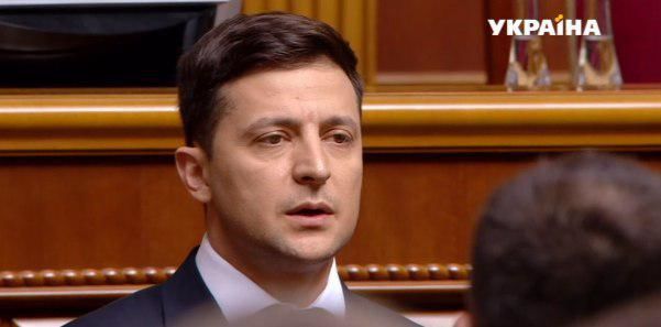 В Верховной раде началась церемония инаугурации Владимира Зеленского.