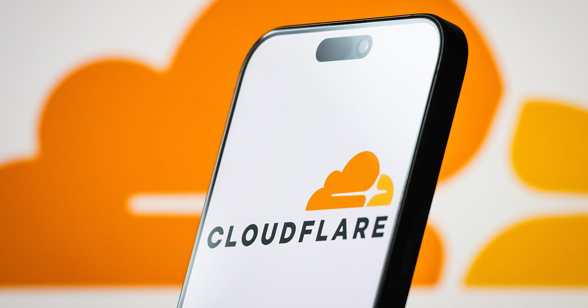 Cloudflare a anunțat că a remediat defecțiunea globală.