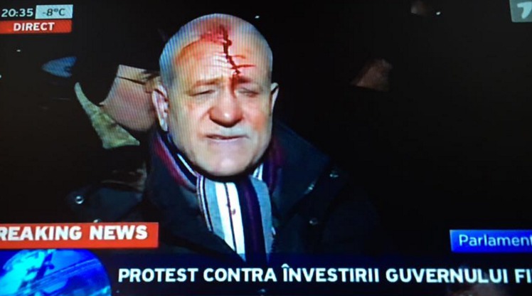Jurnaliștii sunt o echipa, chiar daca au patroni diferiți.