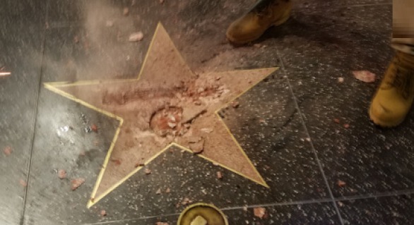 Steaua lui Donald Trump de pe Aleea Celebrităţilor, vandalizată.