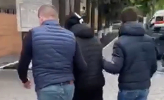 Полиция задержала 40 человек, находящихся в розыске.
