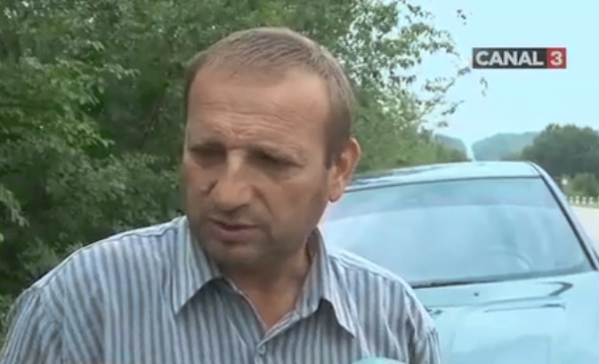Документы в порядке, а домой не пускают.