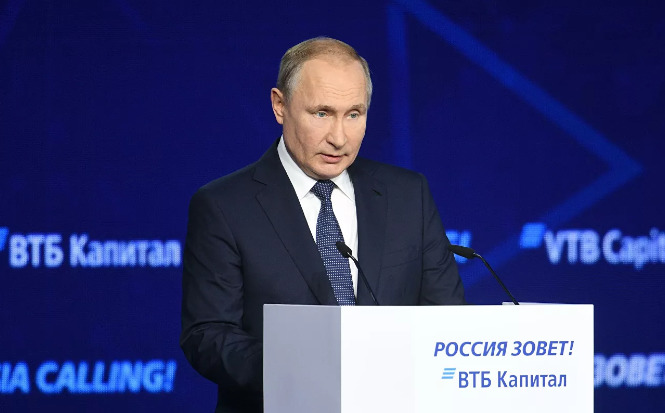 Путин признал тревогу из-за санкций США.