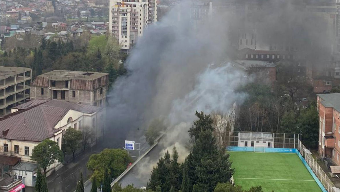 В Тбилиси в результате взрыва в тире погибли три человека.