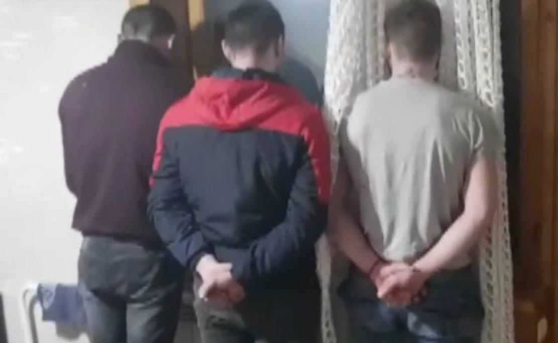 Два жителя Фалешт вынудили заниматься проституцией несовершеннолетних.