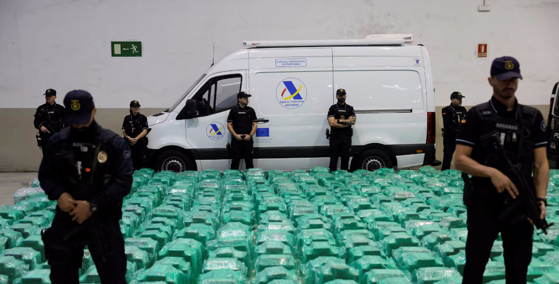В Испании у высокопоставленного полицейского за стеной дома нашли 20 млн евро.
