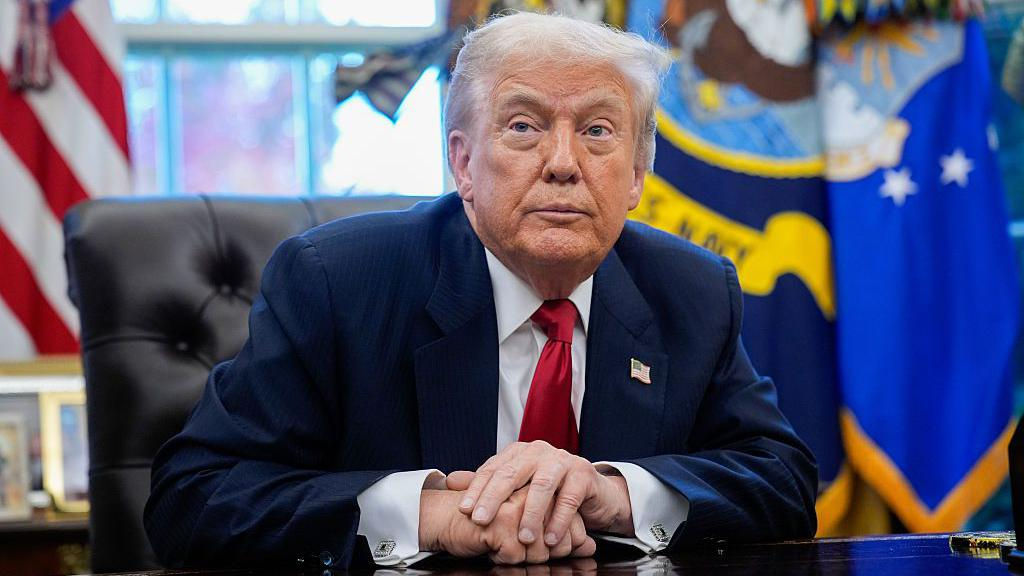 Администрация Трампа проверит грин-карты выходцев из 19 стран.