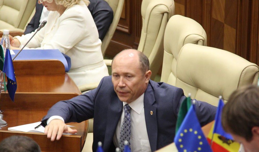 Doar şase partide ar accede în viitorul Parlament, dacă duminica viitoare ar avea loc alegeri parlamentare.