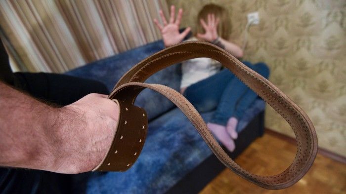 O moldoveancă de 19 ani a ajuns la spital după ce a fost bătută de către un cunoscut de al său. Foto: nevnov.ru 